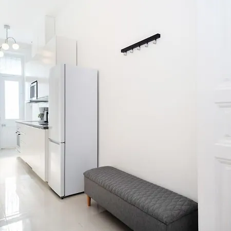 Appartement Large At Perfect Location *