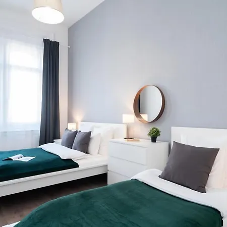Appartement Large At Perfect Location *