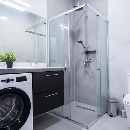 Large At Perfect Location Apartment
