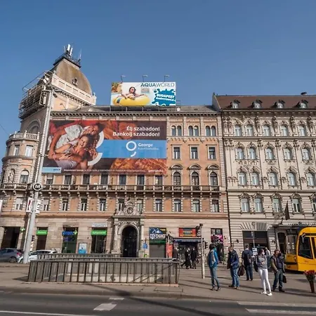 Large At Perfect Location Budapest