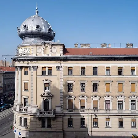 Large At Perfect Location * Budapest