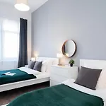 아파트 Large At Perfect Location *